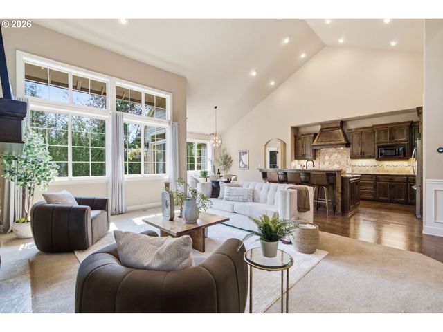 15677 FIELDSTONE Dr, Lake Oswego, OR 97035