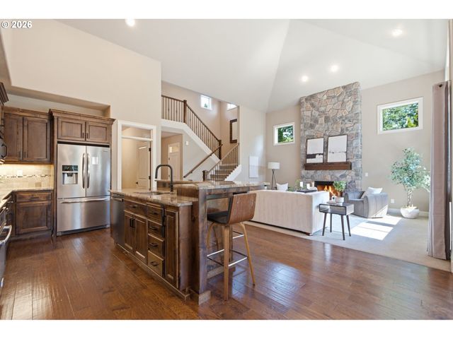 15677 FIELDSTONE Dr, Lake Oswego, OR 97035