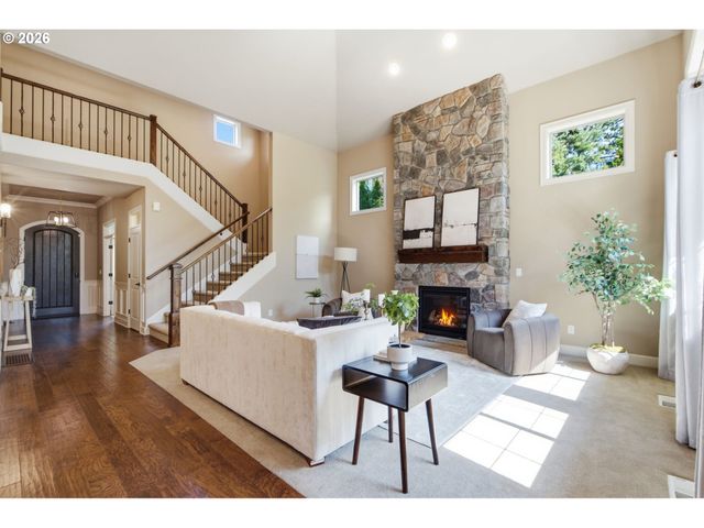 15677 FIELDSTONE Dr, Lake Oswego, OR 97035