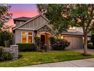 15677 FIELDSTONE Dr, Lake Oswego, OR 97035