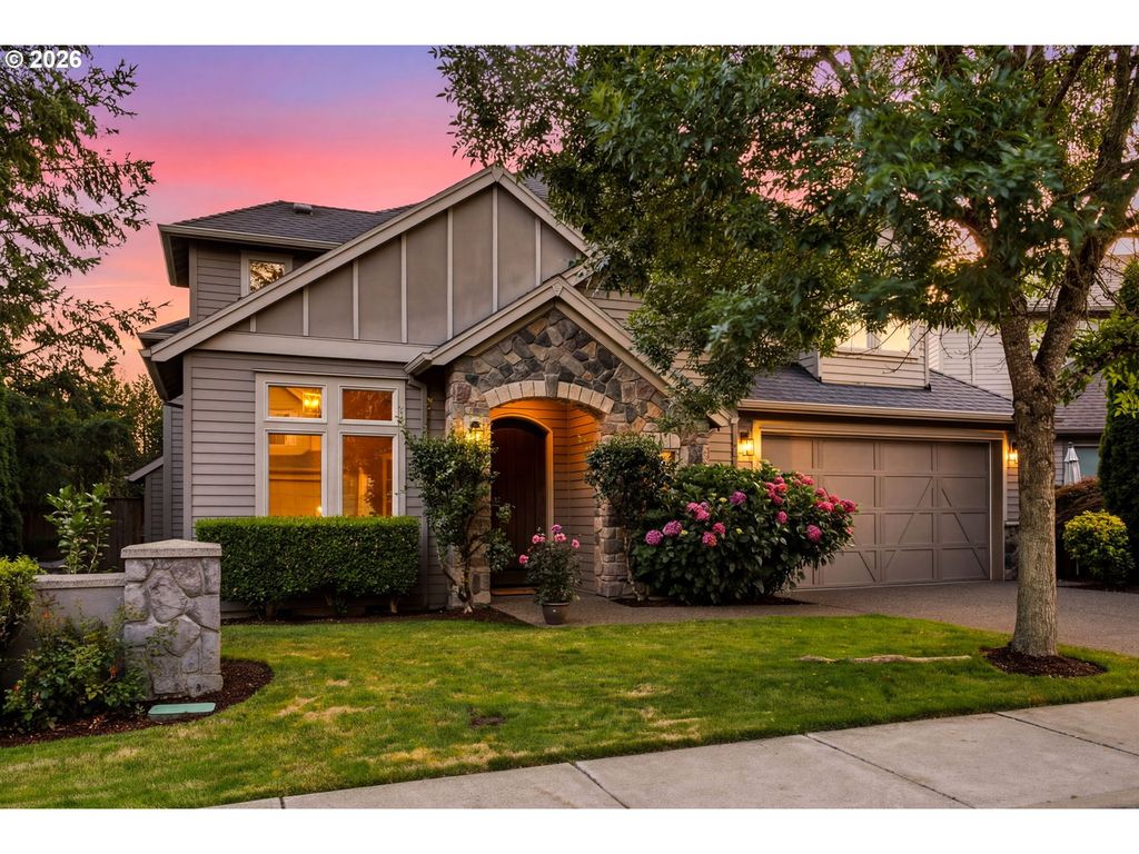 15677 FIELDSTONE Dr, Lake Oswego, OR 97035
