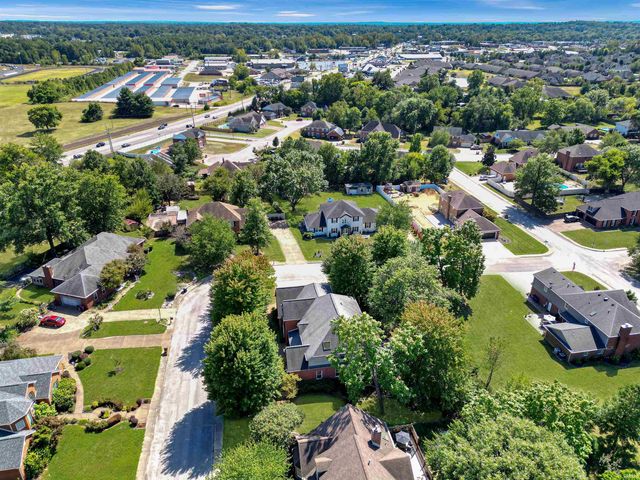 3411 Pine Ridge Drive, Newburgh, IN 47630