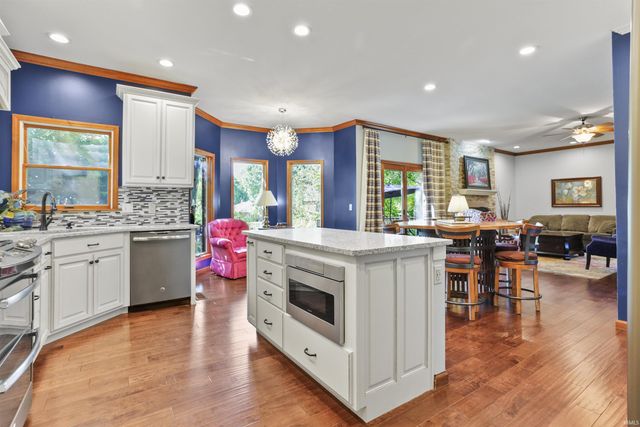 3411 Pine Ridge Drive, Newburgh, IN 47630