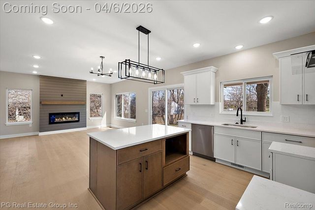 4114 Edgeland Avenue, Royal Oak, MI 48073