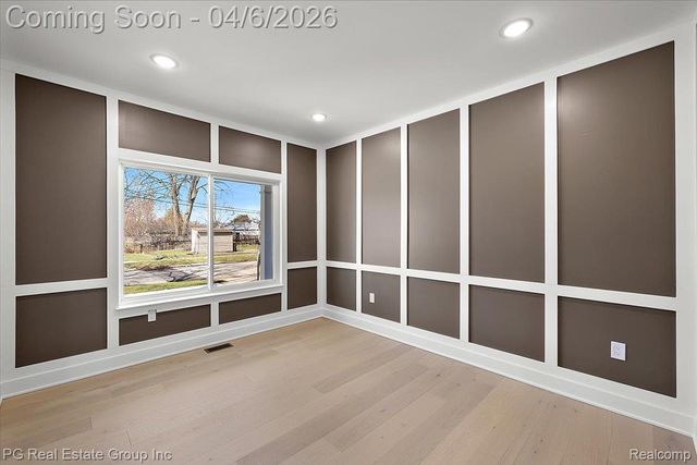 4114 Edgeland Avenue, Royal Oak, MI 48073