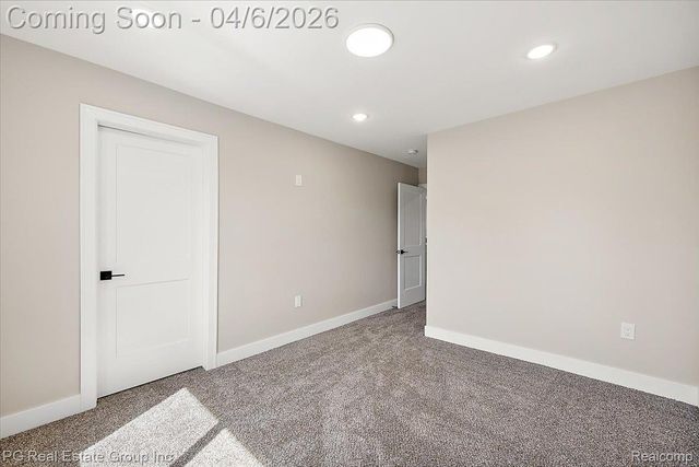 4114 Edgeland Avenue, Royal Oak, MI 48073