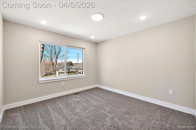 4114 Edgeland Avenue, Royal Oak, MI 48073