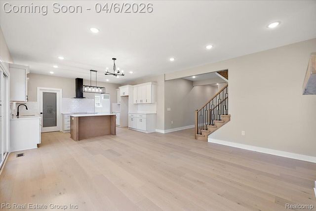 4114 Edgeland Avenue, Royal Oak, MI 48073