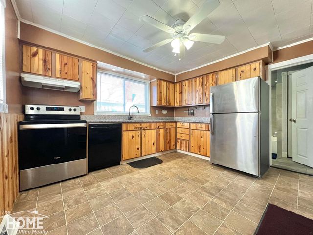 825 Ament Street, Owosso, MI 48867