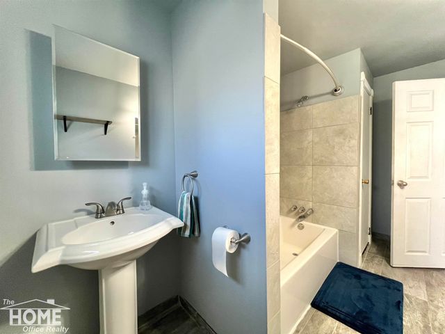 825 Ament Street, Owosso, MI 48867