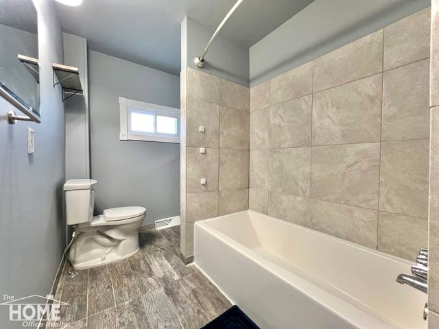 825 Ament Street, Owosso, MI 48867