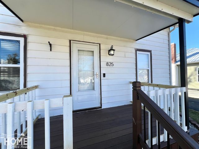 825 Ament Street, Owosso, MI 48867