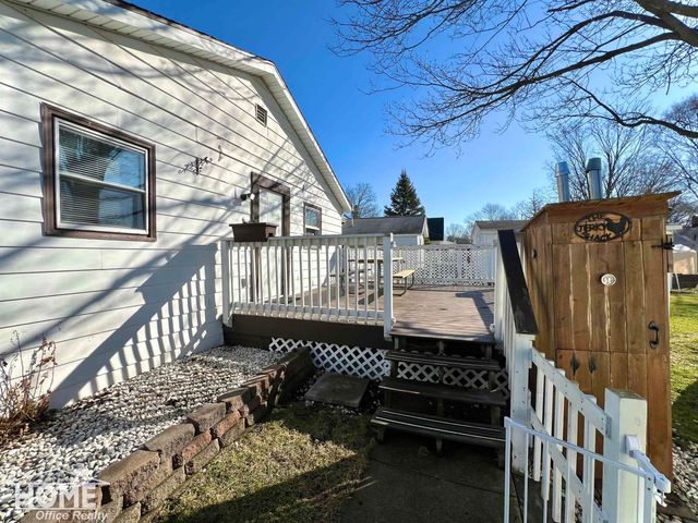 825 Ament Street, Owosso, MI 48867