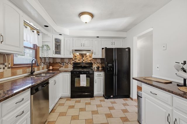 64 Christy Avenue, Dracut, MA 01826