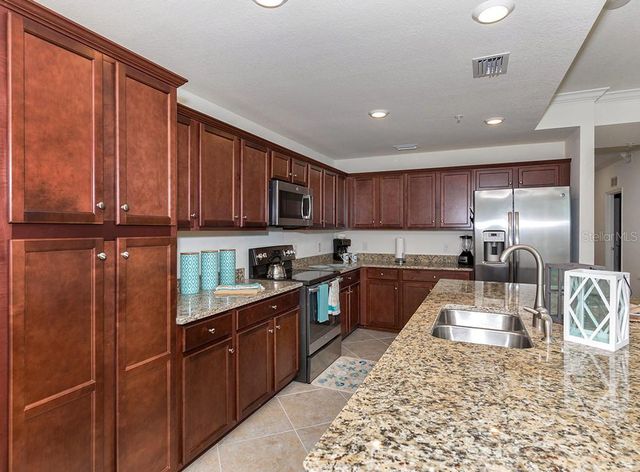 16904 VARDON TERRACE 202, Lakewood Ranch, FL 34211