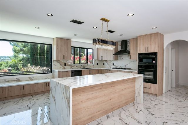 17030 Countess, Encino, CA 91436