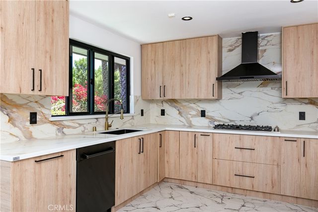 17030 Countess, Encino, CA 91436