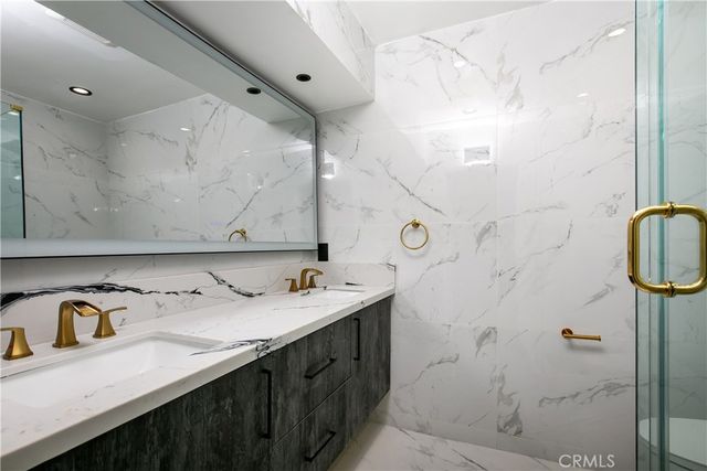 17030 Countess, Encino, CA 91436