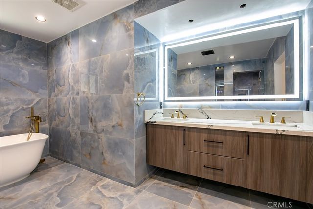 17030 Countess, Encino, CA 91436