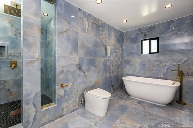 17030 Countess, Encino, CA 91436