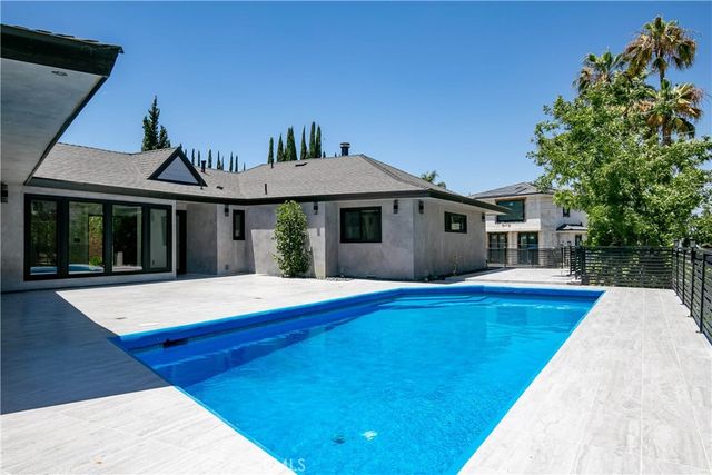 17030 Countess, Encino, CA 91436