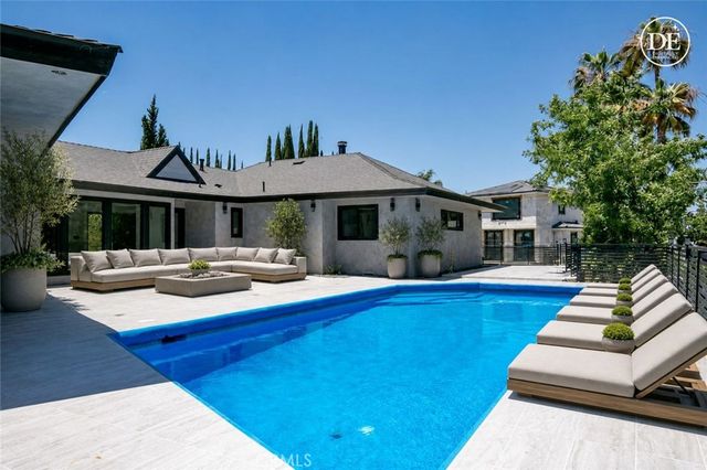 17030 Countess, Encino, CA 91436