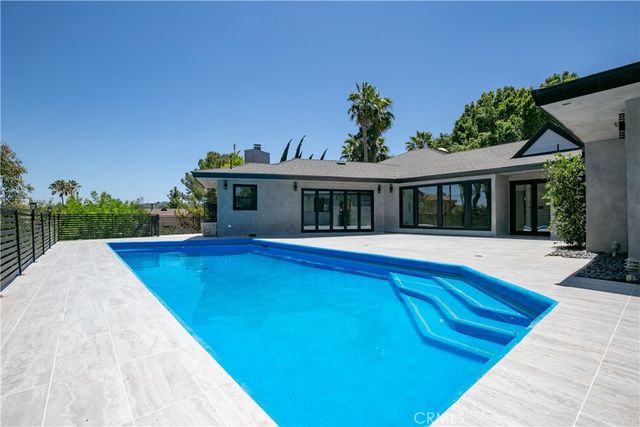 17030 Countess, Encino, CA 91436