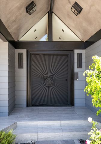 17030 Countess, Encino, CA 91436