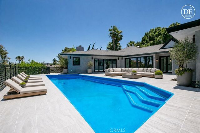 17030 Countess, Encino, CA 91436