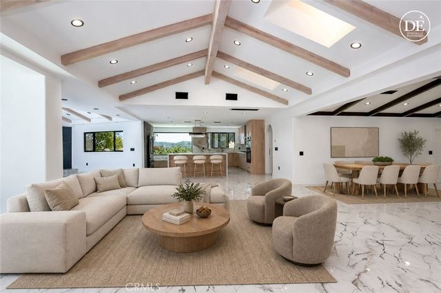 17030 Countess, Encino, CA 91436