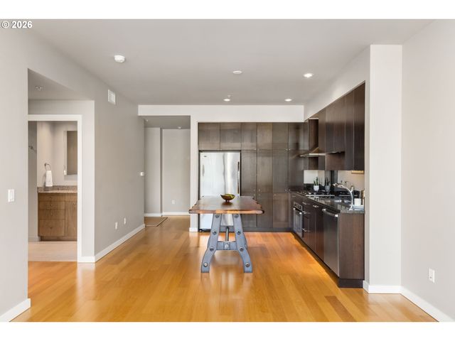 1920 S RIVER Dr 1007, Portland, OR 97201