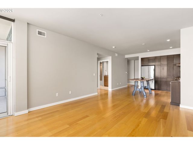 1920 S RIVER Dr 1007, Portland, OR 97201