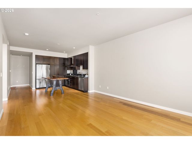 1920 S RIVER Dr 1007, Portland, OR 97201