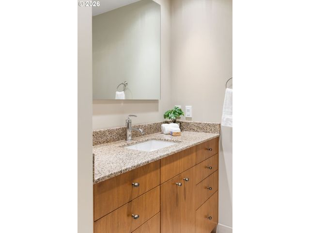 1920 S RIVER Dr 1007, Portland, OR 97201