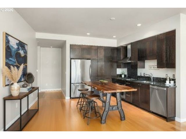 1920 S RIVER Dr 1007, Portland, OR 97201