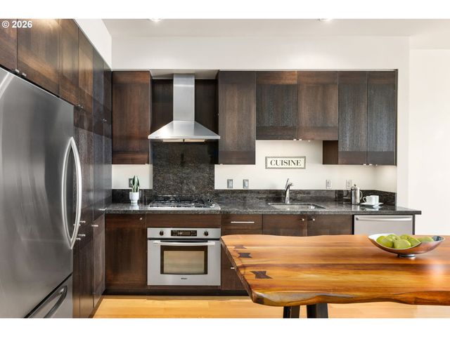 1920 S RIVER Dr 1007, Portland, OR 97201