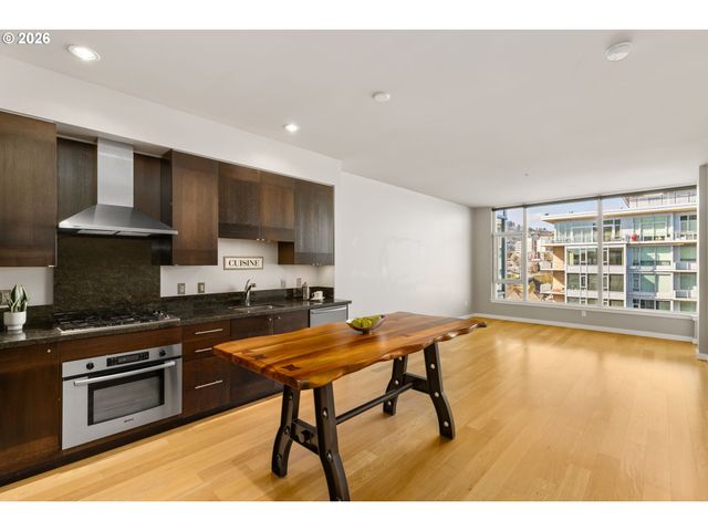 1920 S RIVER Dr 1007, Portland, OR 97201