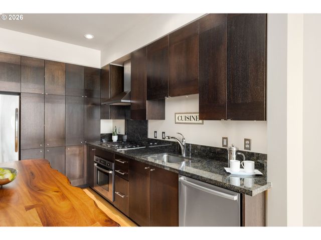 1920 S RIVER Dr 1007, Portland, OR 97201