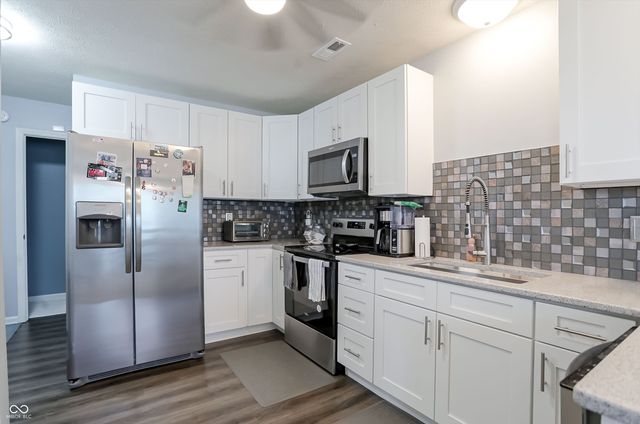 5756 Carrousel Drive, Indianapolis, IN 46254