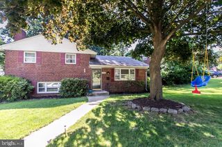 12217 HUNTERS LN, Rockville, MD 20852