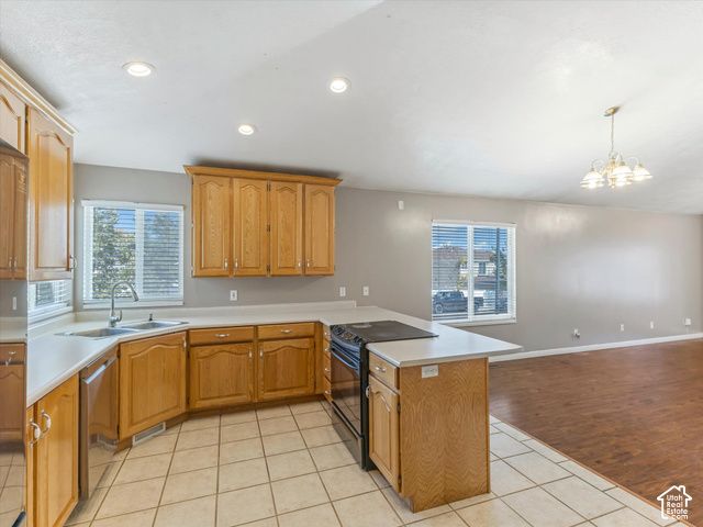 8354 S OAK GATE DR, West Jordan, UT 84081