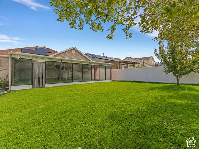8354 S OAK GATE DR, West Jordan, UT 84081