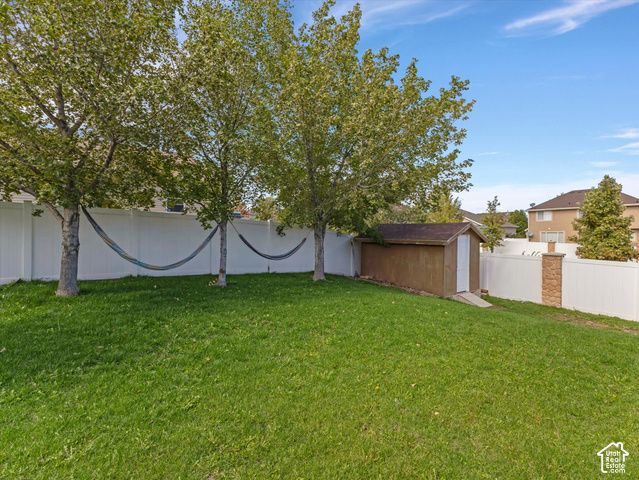 8354 S OAK GATE DR, West Jordan, UT 84081
