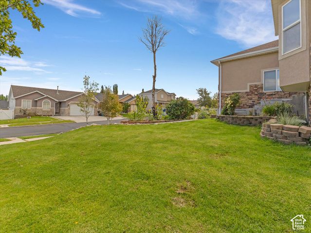 8354 S OAK GATE DR, West Jordan, UT 84081