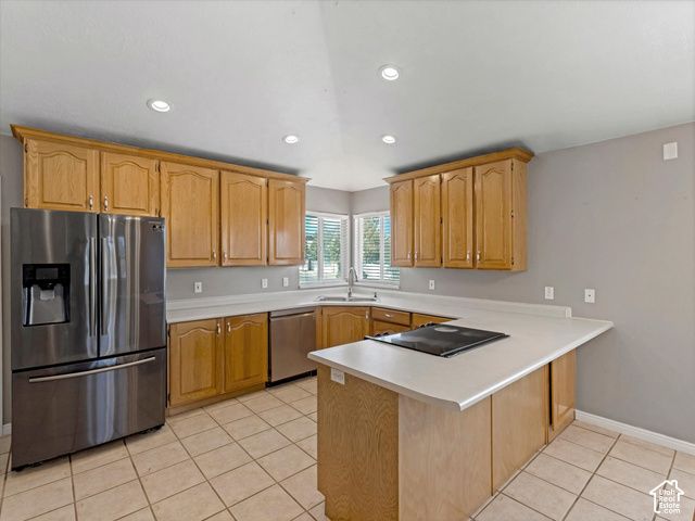 8354 S OAK GATE DR, West Jordan, UT 84081