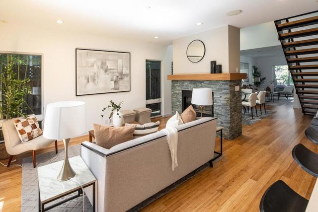 2161 Valparaiso Avenue, Menlo Park, CA 94025