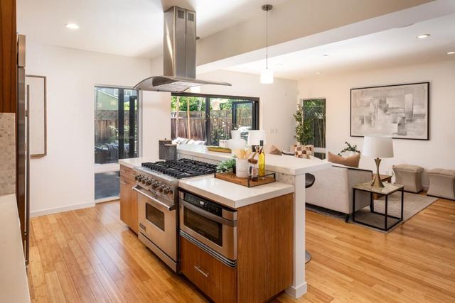 2161 Valparaiso Avenue, Menlo Park, CA 94025