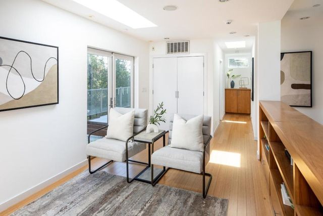 2161 Valparaiso Avenue, Menlo Park, CA 94025