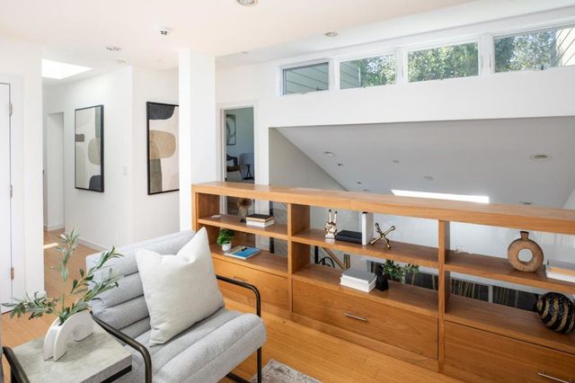 2161 Valparaiso Avenue, Menlo Park, CA 94025