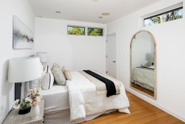 2161 Valparaiso Avenue, Menlo Park, CA 94025